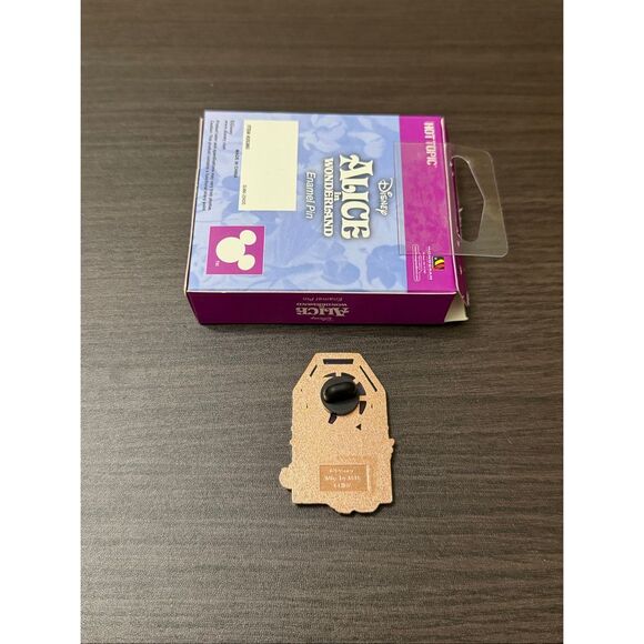 Disney Alice In Wonderland Stained Glass Blind Box Enamel Pin - Chesire Cat - Picture 2 of 2